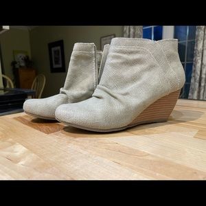 CALL IT SPRING textile 2 1/2” wedge bootie